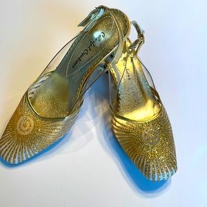 Colorful Creations sling back mid heel pump in gold glitter. SZ 7